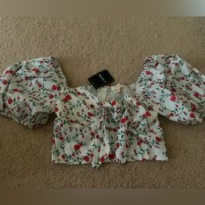 Forever 21 Floral tie front crop top. Brand new with tags still intact.